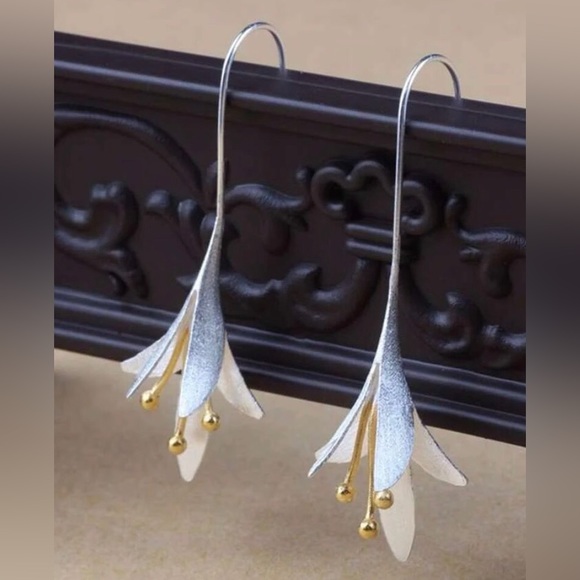 New Mixed Metal Floral Threader Drop Dangle Earrings ~ Tulips - Picture 14 of 16